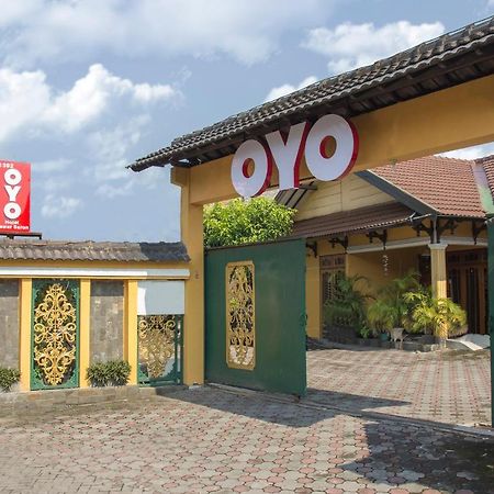 Oyo 392 Hotel Mawar Saron Джокьякарта Экстерьер фото